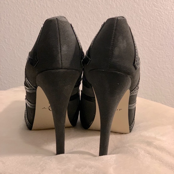 Gray high heels - Picture 2 of 4